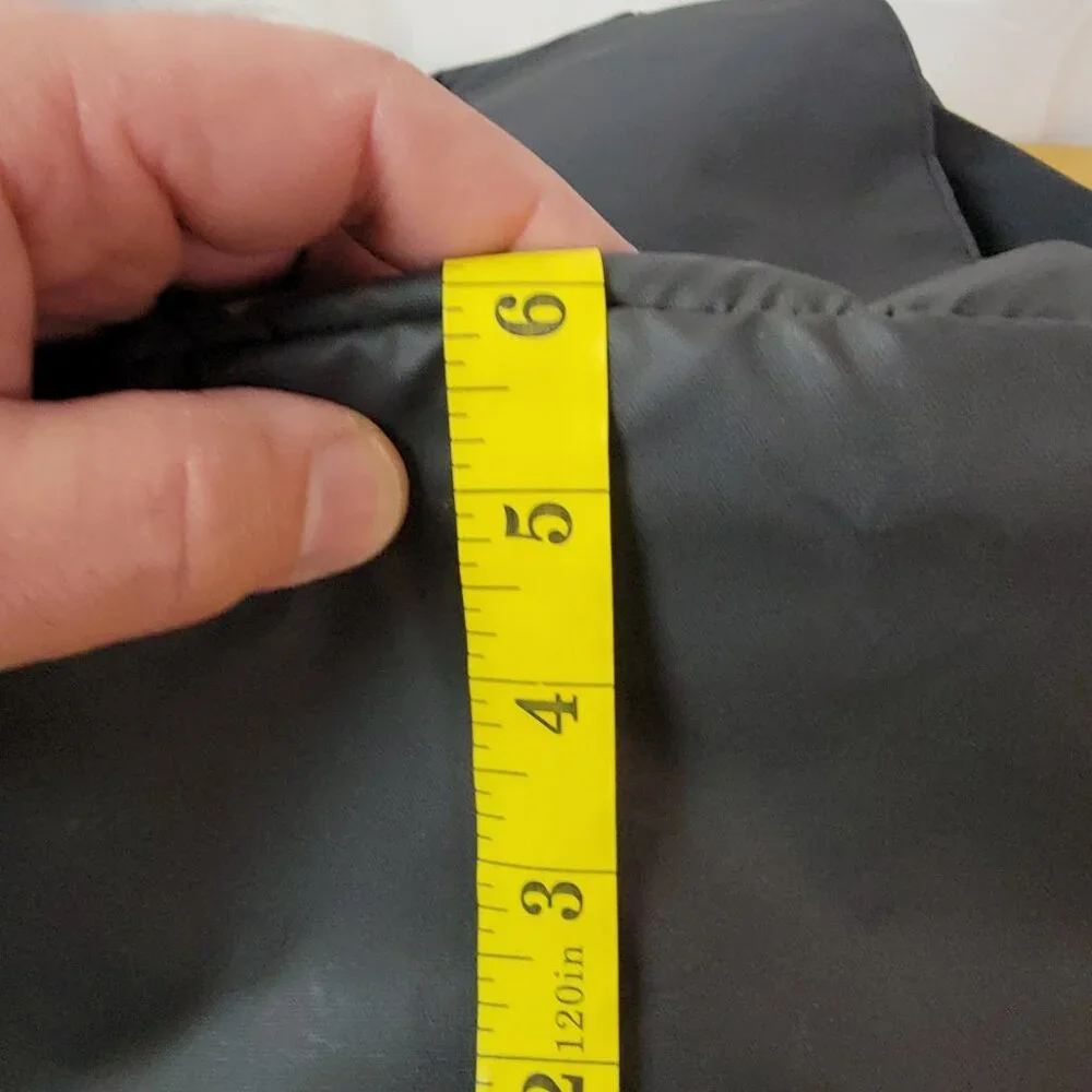 Camelbak missing zippers